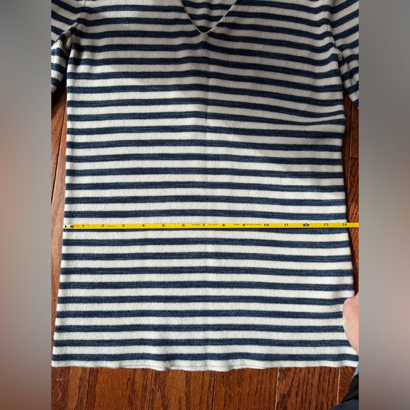 Banana Republic brand sweater, size Medium, navy/white stripe - Picture 6 of 9